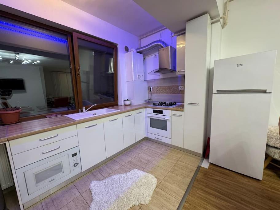 Apartment Solar 50, Private Parking, 2 Bedroom Bucharest Exterior photo